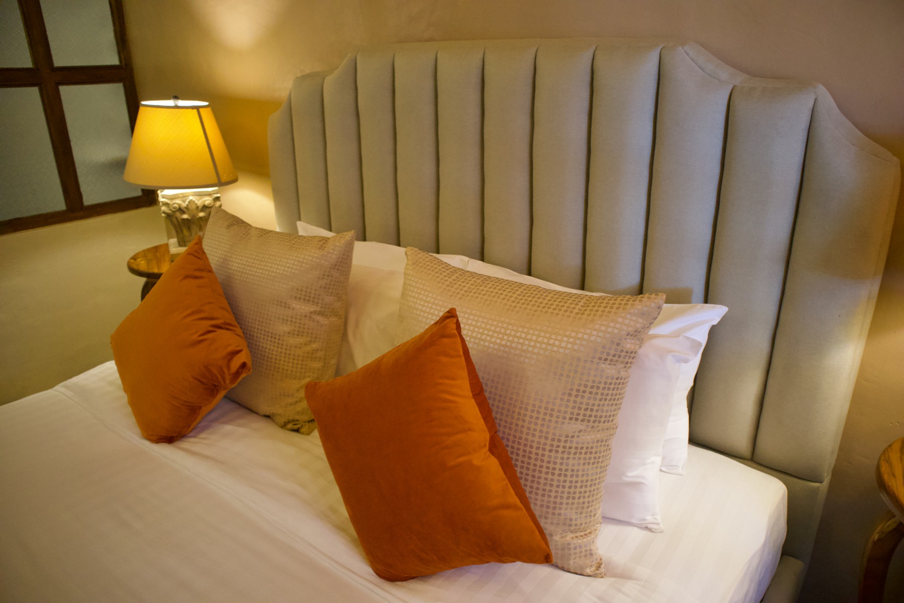 Honeymoon Suite with Bathtub