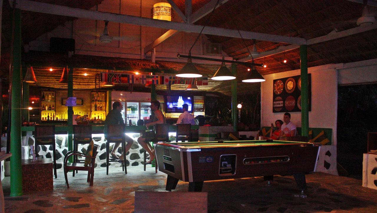 Beachfront Bar, Games and Pool Tables