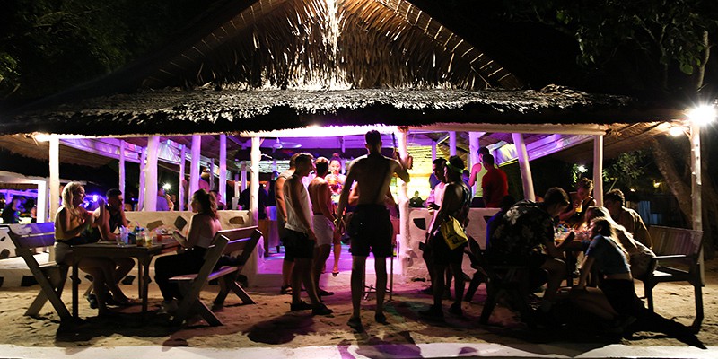 Beachfront Bar, Games and Pool Tables